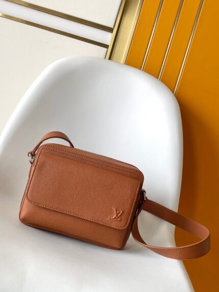 Louis Vuitton Top Original Boarding Messenger Bag