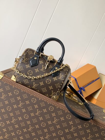 Louis Vuitton Handbag Crossbody Bag Cruise Early Spring Show