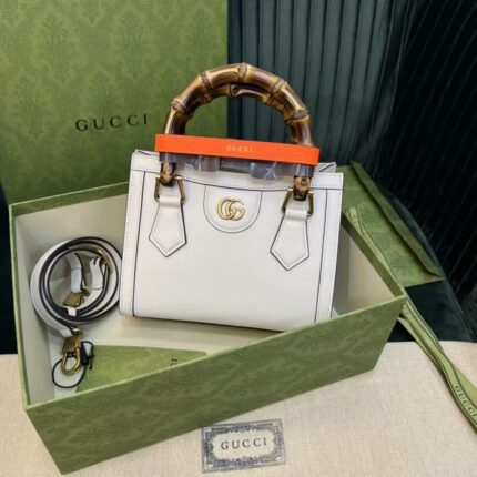 Gucci small tote bag leather material complements